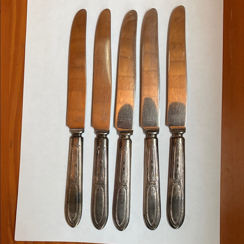 RRR Wm Rogers Antique, collectible rare find set of Knives - Picture 4 of 4